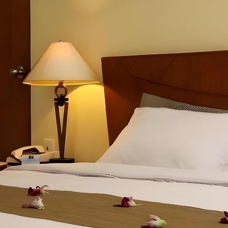 Makassar Golden Hotel מראה חיצוני תמונה