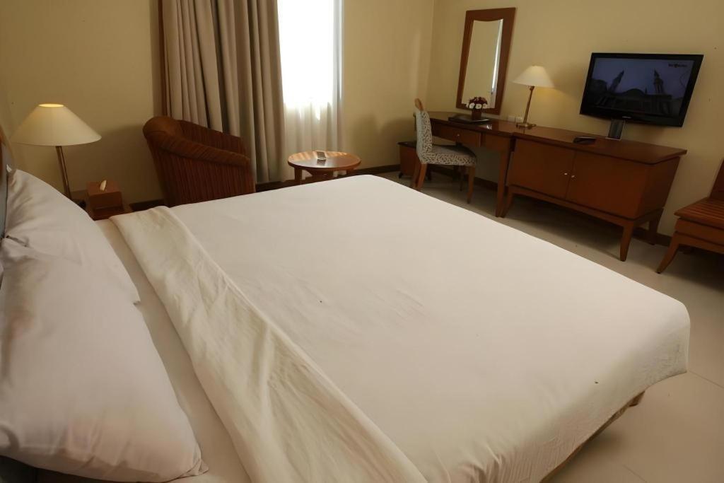 Makassar Golden Hotel מראה חיצוני תמונה