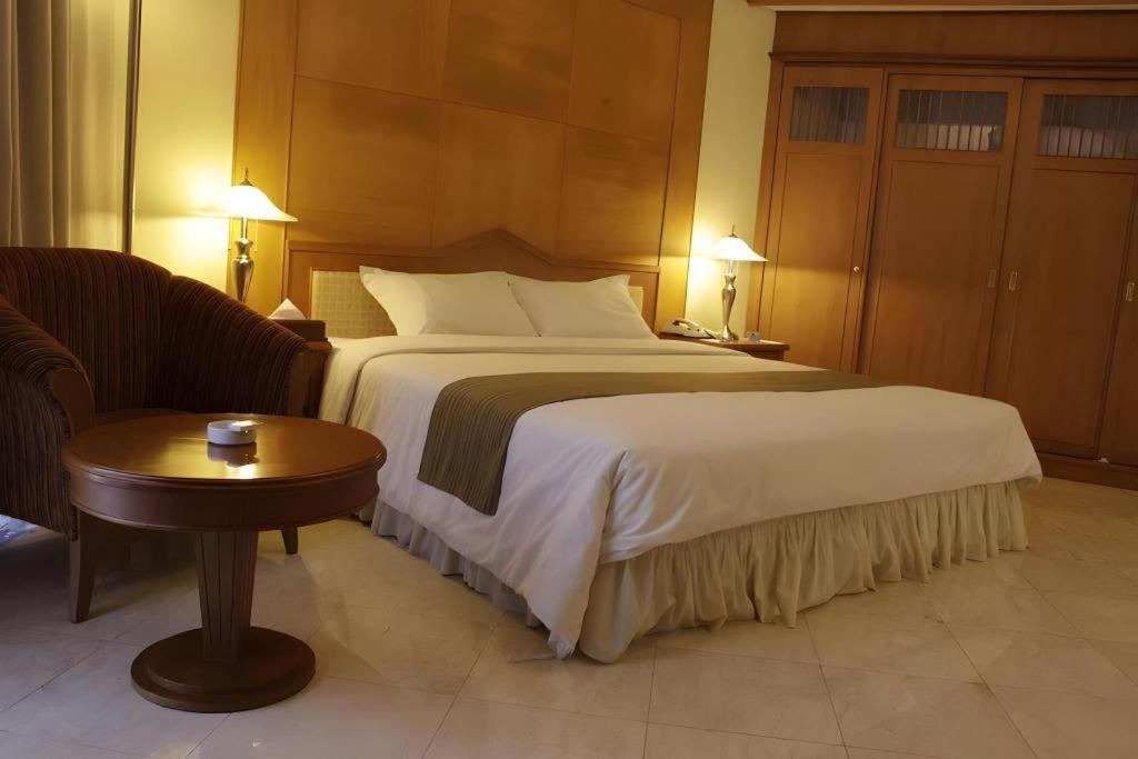 Makassar Golden Hotel מראה חיצוני תמונה