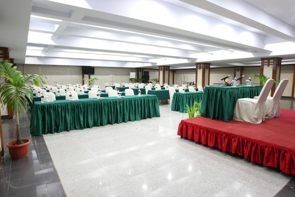 Makassar Golden Hotel מראה חיצוני תמונה